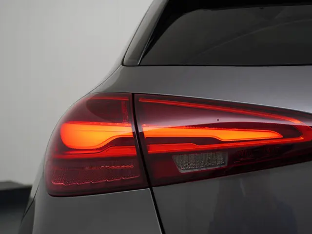 Mercedes-Benz A-Klasse 200 AMG Line 2023 Benzine 9