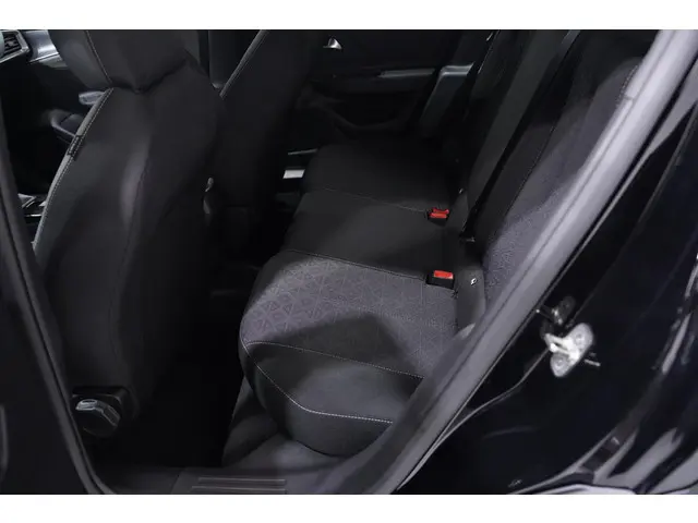 Opel Mokka 1.2 Turbo Elegance 2022 Benzine 33
