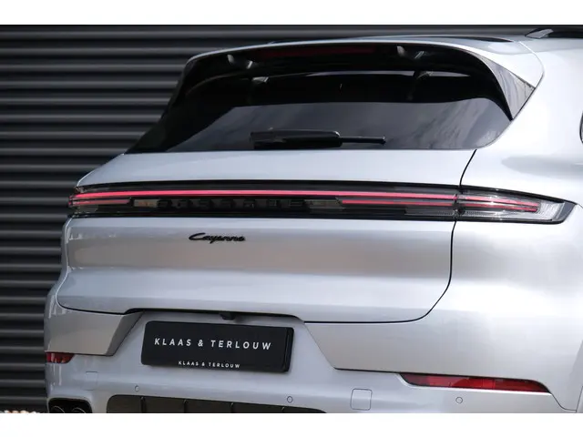Porsche Cayenne 3.0 E-Hybrid 2023 Hybride Benzine 11
