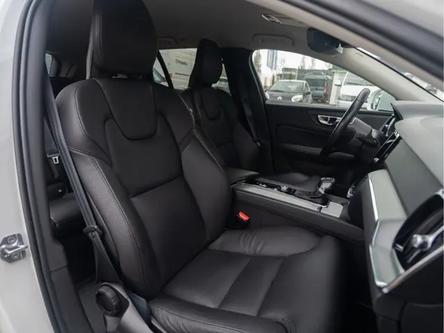 Volvo V60 2.0 T4 Inscription 2021 Benzine 37