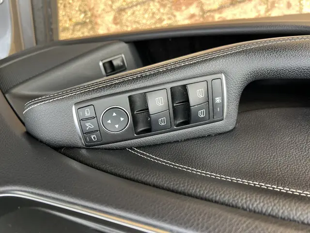 Mercedes-Benz GLA 200 Edition 1 2014 Benzine 13