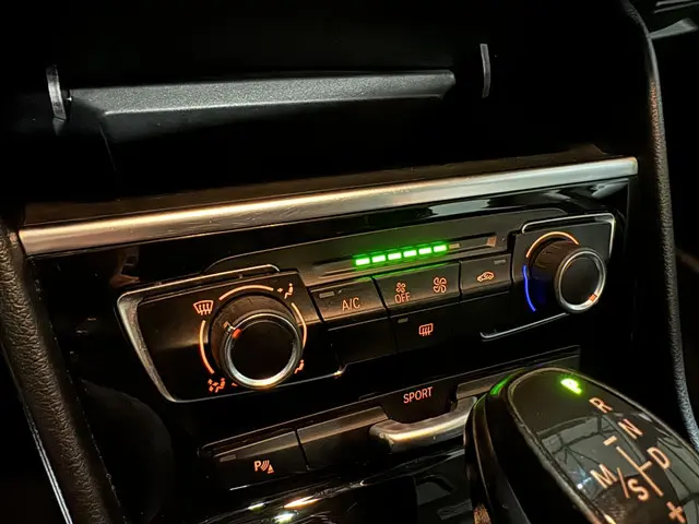 BMW 2 Serie Active Tourer 218i Business 2015 Benzine 13