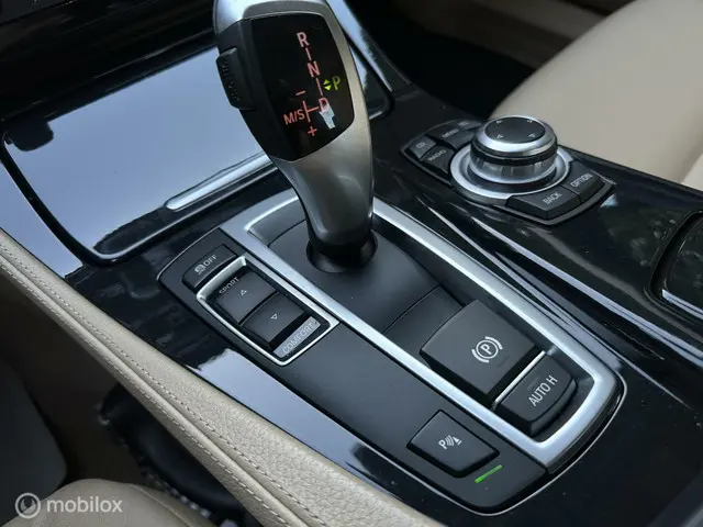 BMW 5 Serie 520i High Executive 2012 Benzine 14