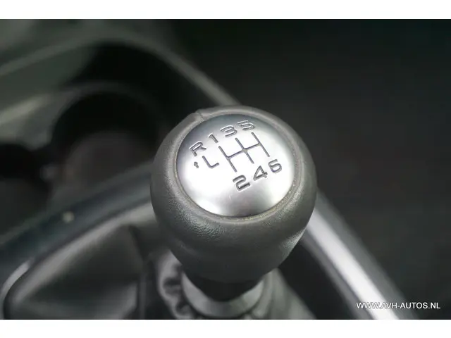 Citroën C4 Picasso 1.2 PureTech Intensive 2016 Benzine 16