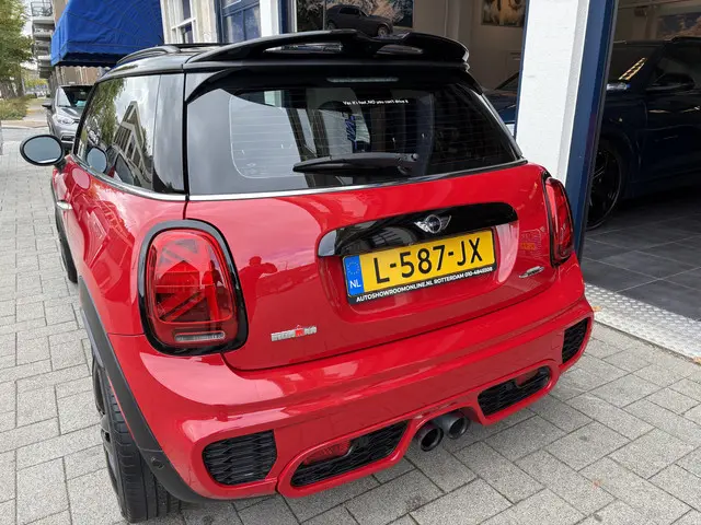MINI Cooper Mini 2.0 John Works Chili 2016 Benzine 3