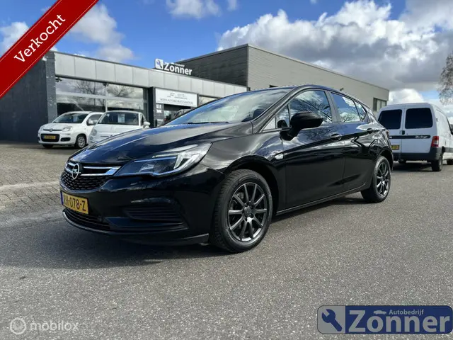 Opel Astra 1.0 Business Executive 2017 Benzine 2