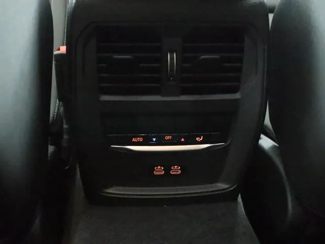 BMW 3 Serie Touring 330e xDrive 2025 Hybride Benzine 65