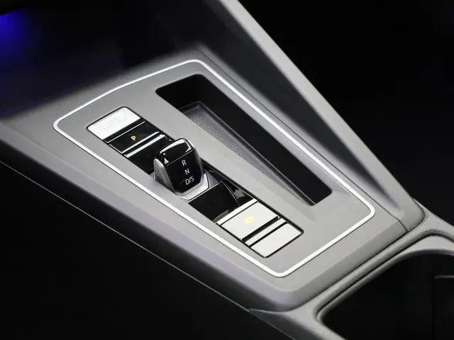 Volkswagen Golf 1.0eTSI/110PK Life DSG 2023 Benzine 33