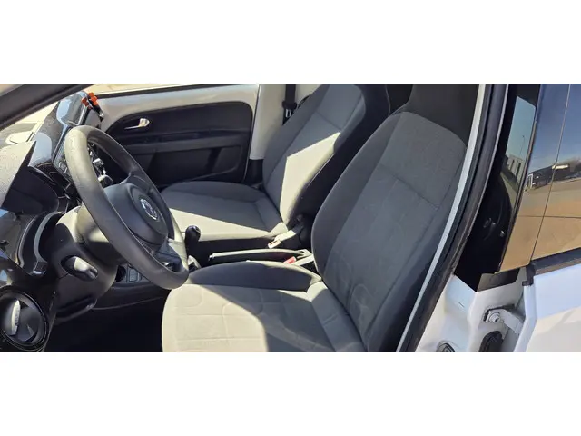 Volkswagen up! 1.0 move up! BlueMotion 2013 Benzine 9