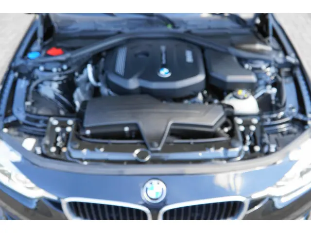 BMW 3 Serie 318i FACELIFT MODEL 2017 Benzine 6