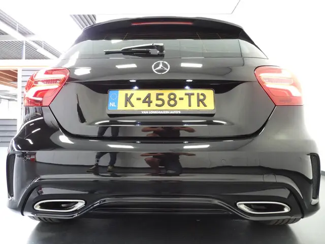 Mercedes-Benz A-Klasse A180 AMG Edition 2017 Benzine 32