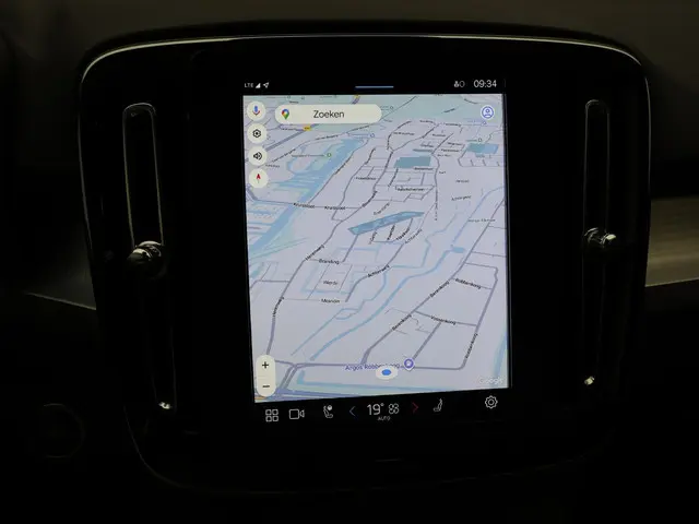 Volvo XC40 B4 Plus Dark 2025 Benzine 18