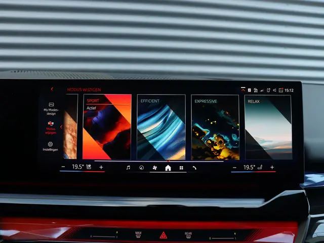 BMW 5 Serie Touring 550e xDrive 2025 Hybride Benzine 26