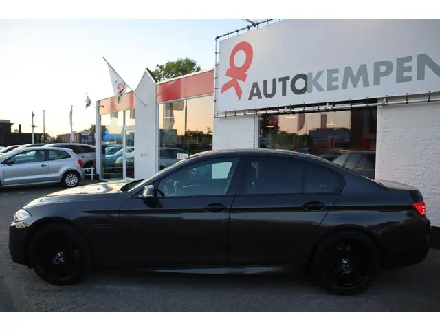 BMW 5 Serie 520i EXECUTIVE 2013 Benzine 2