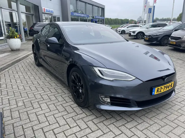 Tesla Model S 75D Base 2018 Elektrisch 4