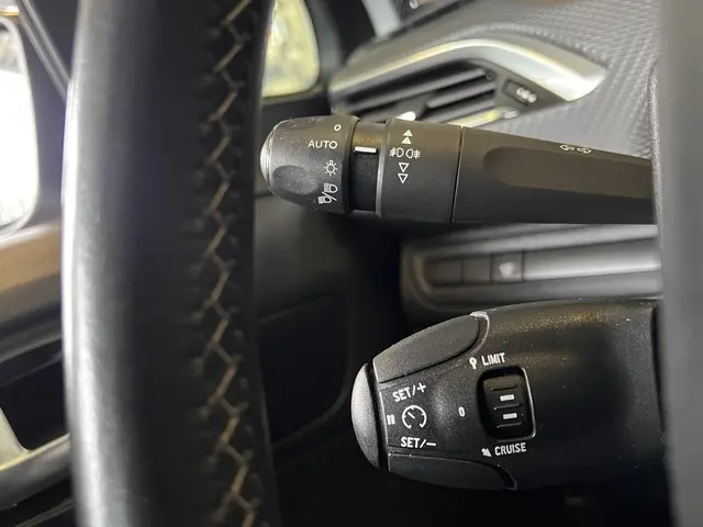 Peugeot 208 1.2 PureTech Allure 2018 Benzine 30