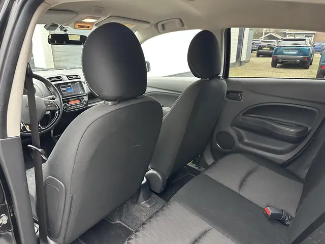 Mitsubishi Space Star 1.2 Intense 2022 Benzine 27