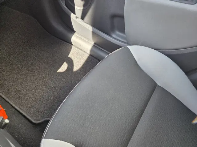 Renault Clio 1.2 Authentique 2012 Benzine 11