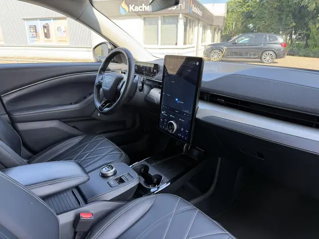 Ford Mustang Mach-E Aut. 75kWh 2021 Elektrisch 14