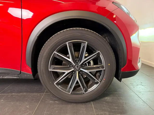 Lexus LBX Emotion 2WD 2026 Hybride Benzine 5