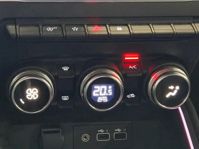 Renault Clio 1.0 TCe 90 GPF techno 2024 Benzine 13