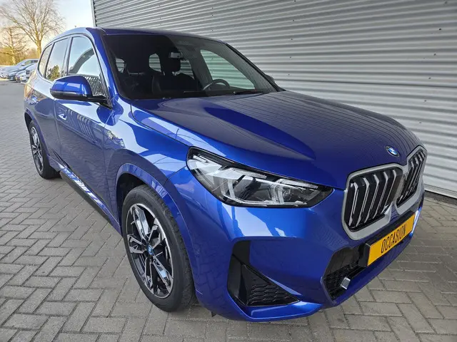 BMW iX1 xDrive30 Launch Edition 67 kWh 2023 Elektrisch 8