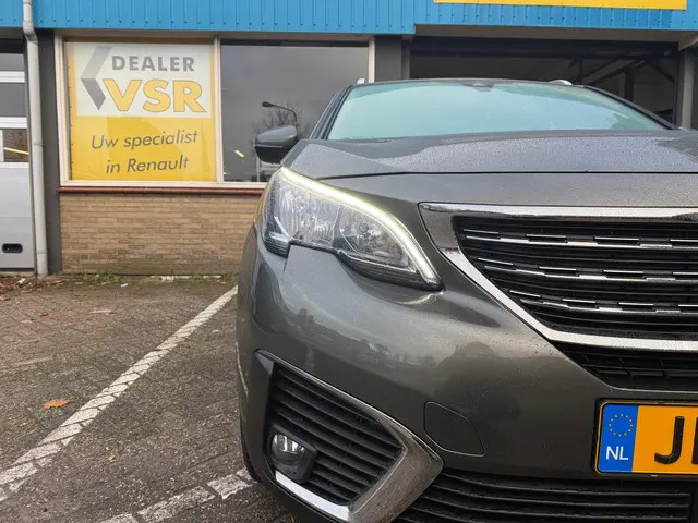 Peugeot 5008 1.2 PureTech Allure 2017 Benzine 8