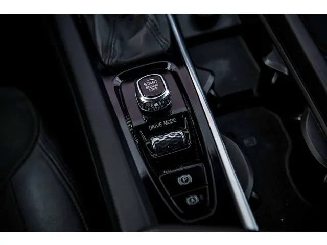 Volvo V60 2.0 T4 Momentum Pro 2019 Benzine 22