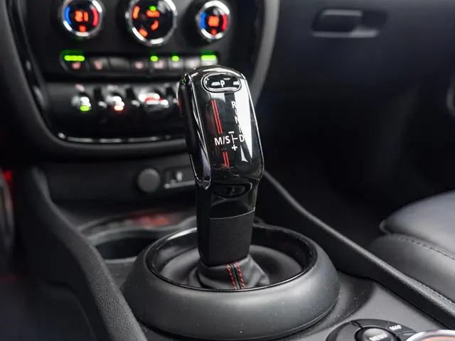 MINI Clubman Cooper S Aut. 2018 Benzine 28