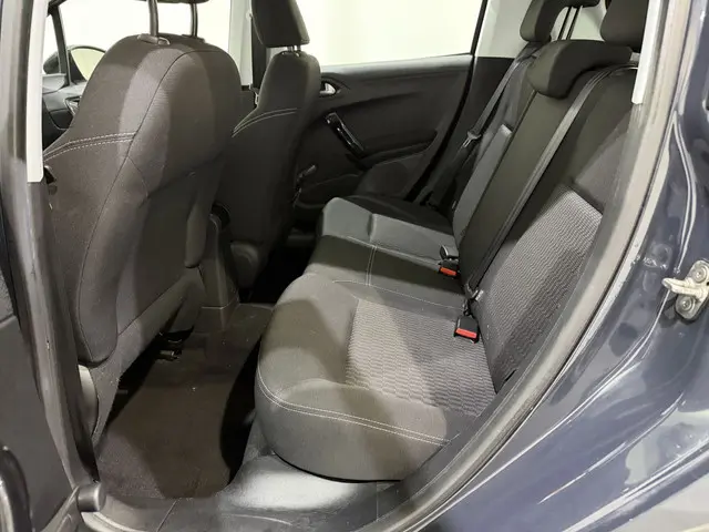 Peugeot 208 HB 1.2 PureTech Blue Lion 2017 Benzine 18