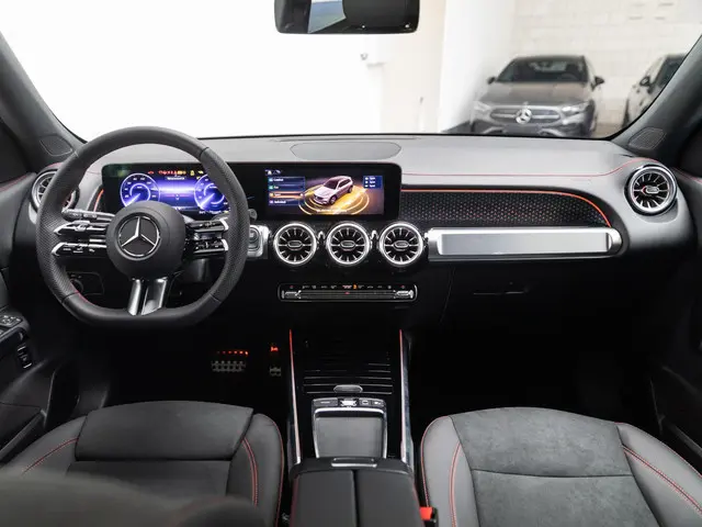 Mercedes-Benz EQB 3