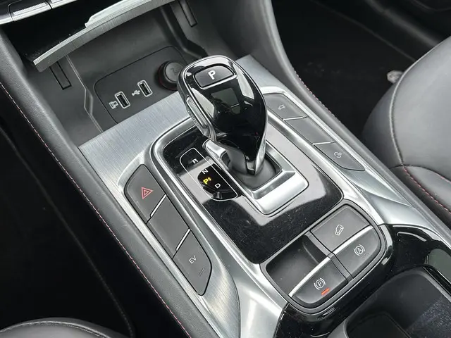 MG EHS 1.5 TGDI Luxury 2023 Hybride Benzine 28