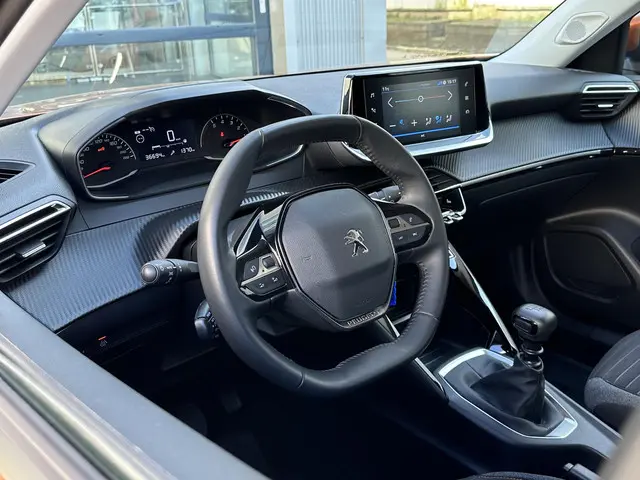 Peugeot 2008 1.2 PureTech Active 2021 Benzine 23