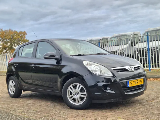 Hyundai i20 1.2i i-Catcher 2012 Benzine 4