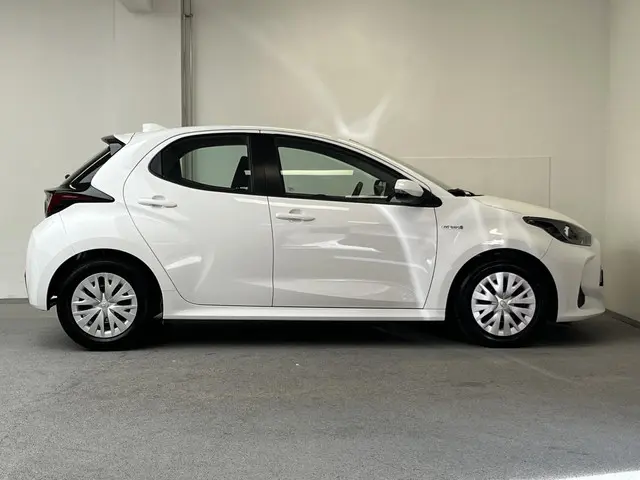 Toyota Yaris 1.5 Hybrid 115 Active 2021 Hybride Benzine 8