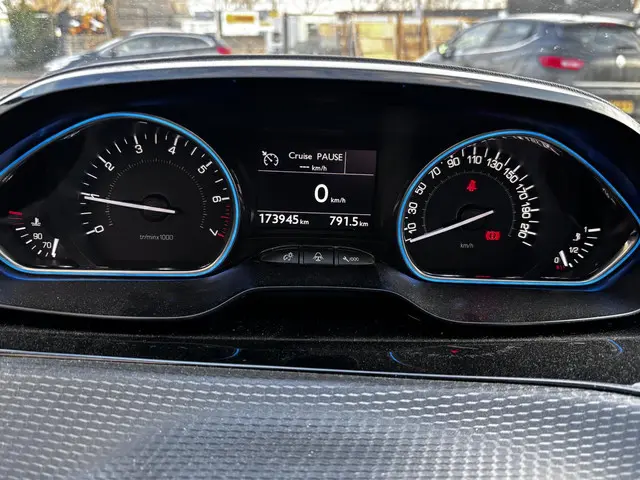 Peugeot 2008 1.2 PureTech Allure 2015 Benzine 11