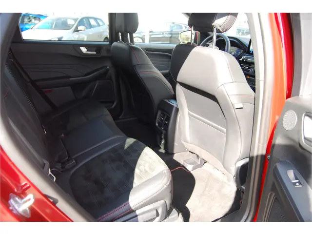 Ford Kuga 2.5 PHEV 225PK ST-Line X 2023 Hybride Benzine 39