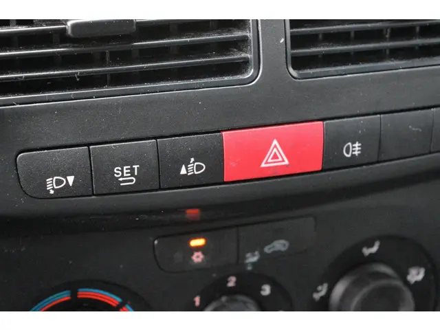 Opel Combo 1.3 CDTi L1H1 Edition 2018 Diesel 12