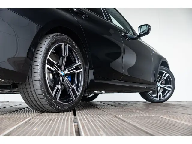 BMW 3 Serie Touring 320e 2024 Hybride Benzine 22