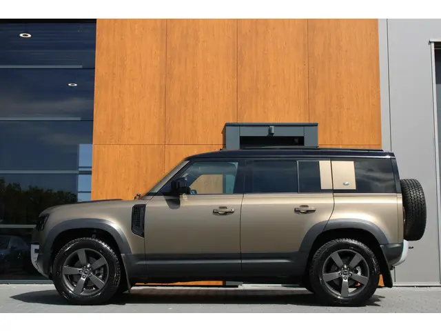Land Rover Defender HSE 2.0 D240 110 | Mat PPF 2020 Diesel 2