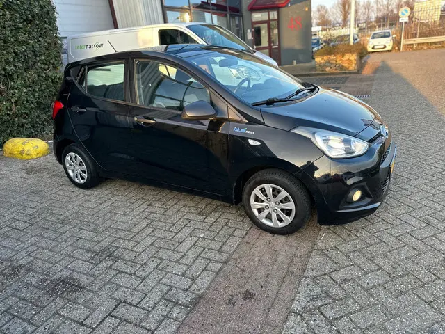 Hyundai i10 1.0i i-Drive 2014 Benzine 6