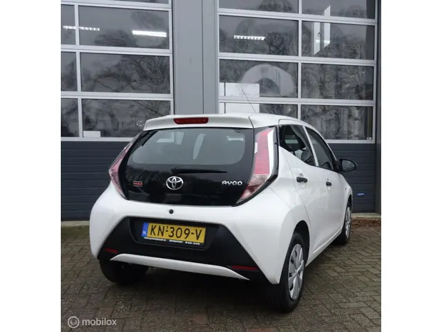 Toyota Aygo 1.0 VVT-i x CRUISE CONTROL|AIRCO 2016 Benzine 5