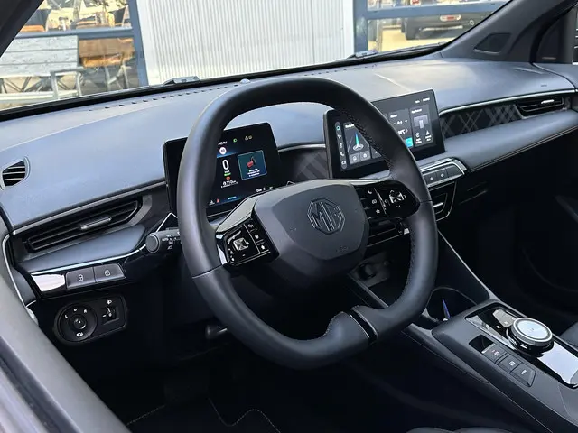 MG MG3 Hybrid+ 1.5 Hybrid+ Luxury 2024 Hybride Benzine 35