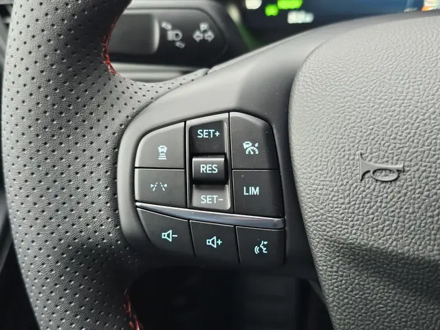 Ford Kuga 2.5 PHEV ST-Line X 2025 Hybride Benzine 18