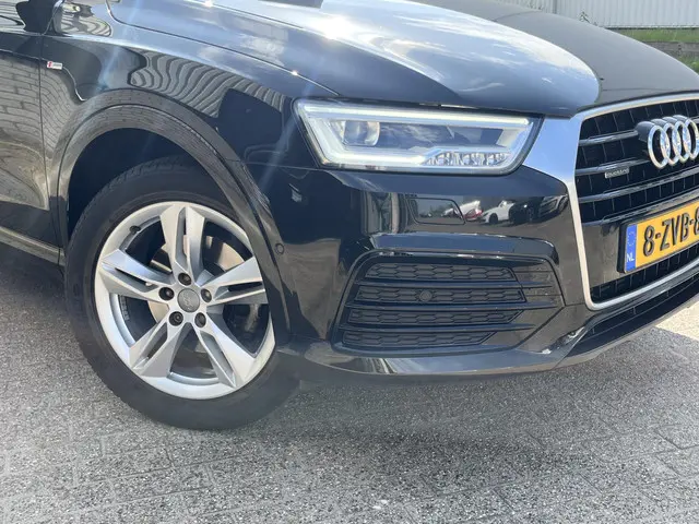 Audi Q3 2.0 TFSI quattro Sport Pro Line S 2015 Benzine 32
