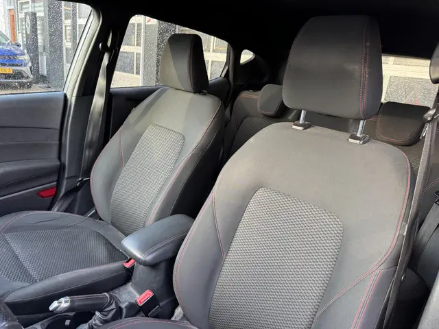 Ford Fiesta 1.0 EcoBoost ST-Line schade!! 2020 Benzine 12