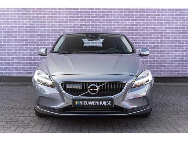Volvo V40 T3 Automaat Inscription 2018 Benzine 4