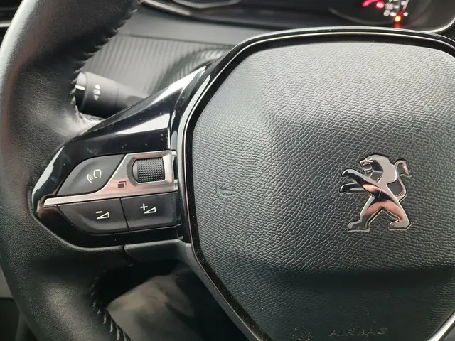 Peugeot 208 1.2 PureTech Active 2020 Benzine 13