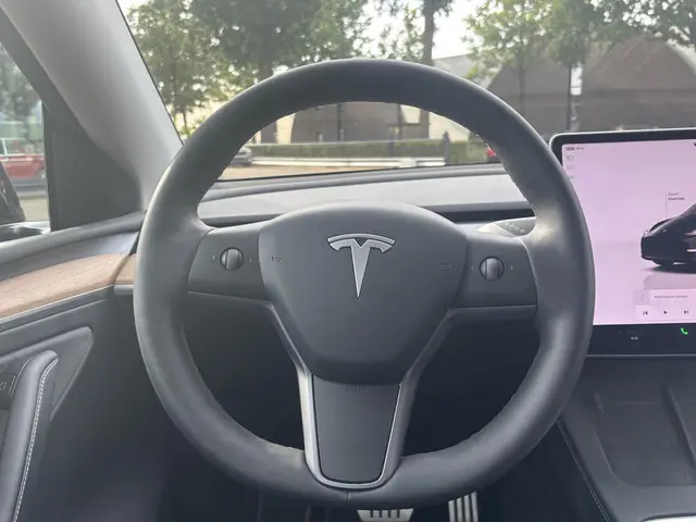 Tesla Model Y Performance AWD 75 kWh 2022 Elektrisch 12