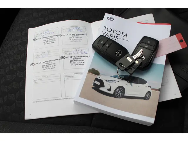 Toyota Yaris 1.5 Hybrid Dynamic 2023 Hybride Benzine 24